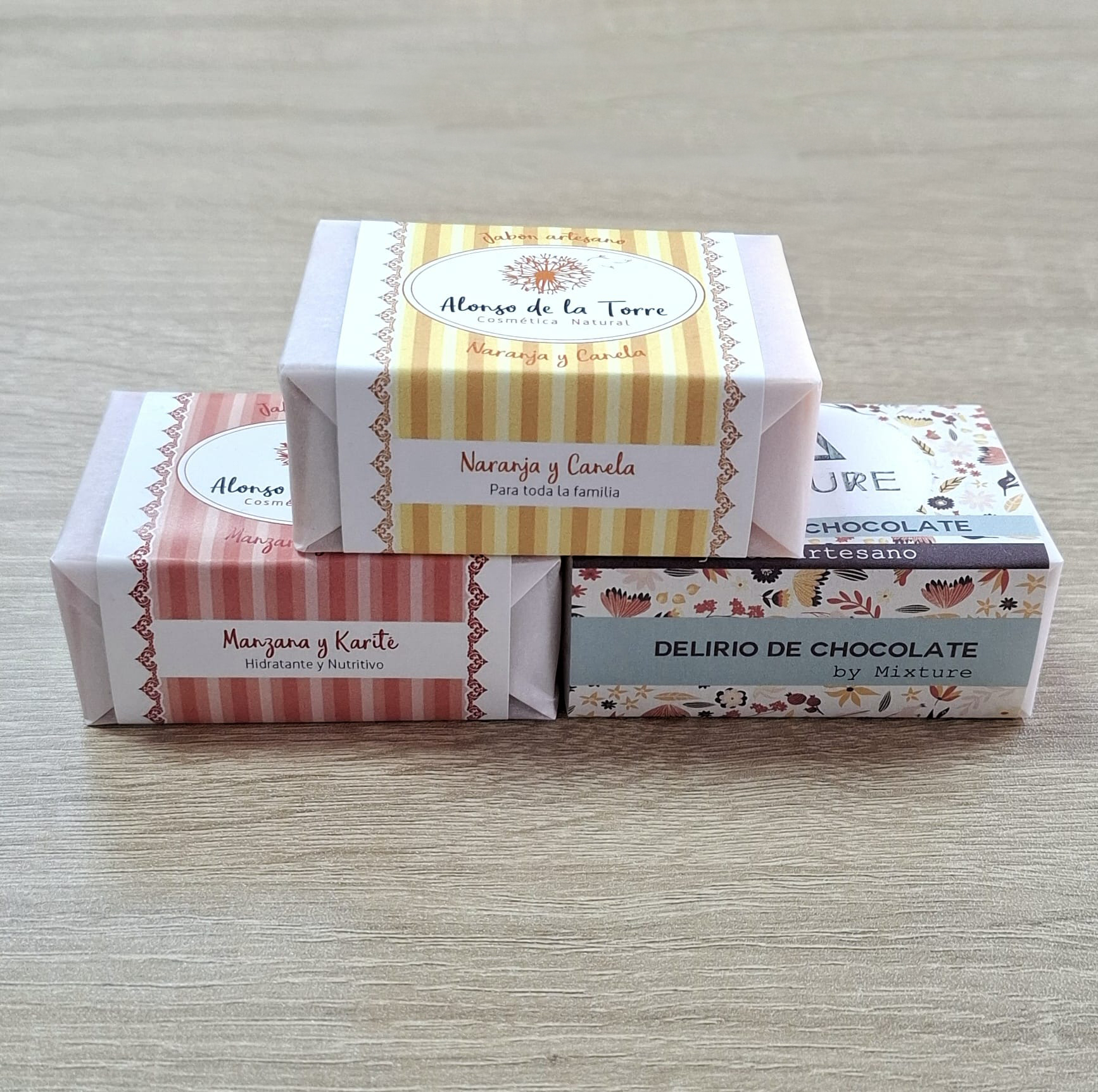 Jabones artesanales de diferentes aromas y sabores.